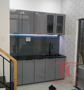 Tủ nhôm kính 013