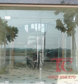 CỬA KÍNH CƯỜNG LỰC 01