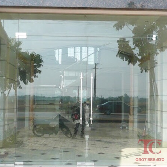 CỬA KÍNH CƯỜNG LỰC 01