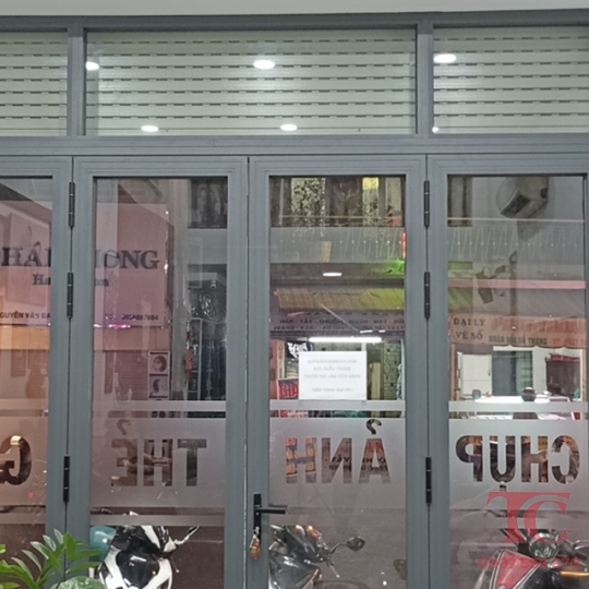 CỬA NHÔM 04